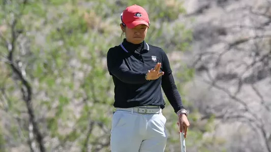 Jenny Bae competes in the 2022 NCAA Albuquerque Regional.