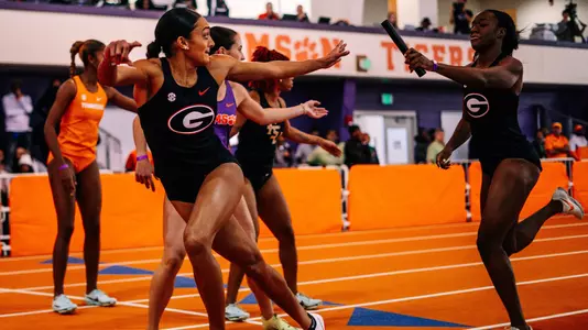 Kenondra Davis to Dominique Mustin