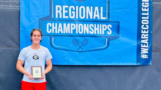 Miguel Perez Peña after winning the 2023 ITA Southeast Regional Singles Championship on Oct. 16, 2023.
