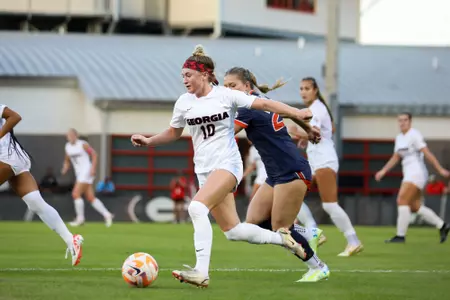 Georgia midfielder Summer Denigan plays against Auburn.