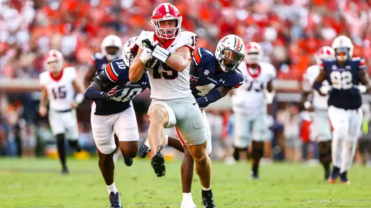 Georgia tight end Brock Bowers (19) during Georgia’s game against Auburn on Pat Dye Field at Jordan-Hare Stadium in Auburn, Ala., on Saturday, Sept. 30, 2023. (Tony Walsh/UGAAA)