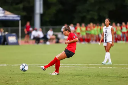 Georgia midfielder Nicole Vernis