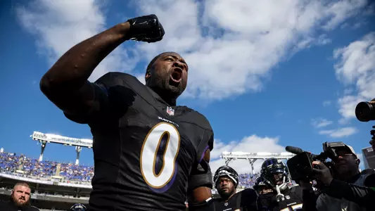 Roquan Smith during week 17 of the NFL's 2023 regular season.