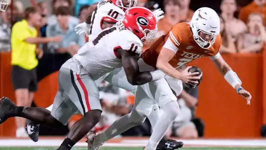 Georgia BuGeorgia Bulldogs linebacker Jalon Walker sacks Texas Longhorns quarterback Quinn Ewers in the second quarter at Darrell K Royal-Texas Memorial Stadium Saturday October 19, 2024.lldogs linebacker Jalon Walker sacks Texas Longhorns quarterback Quinn Ewers in the second quarter at Darrell K Royal-Texas Memorial Stadium Saturday October 19, 2024.