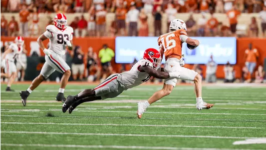 Georgia inside linebacker Jalon Walker (11) during Georgia’s game against Texas at Darrell K Royal-Texas Memorial Stadium in Austin, Texas, on Saturday, Oct. 19, 2024. (Tony Walsh/UGAAA)