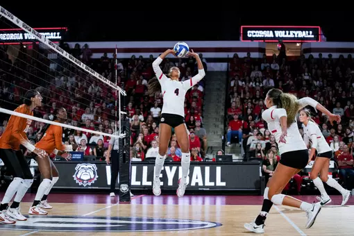 Georgia setter Kaiya Tyson (4) during Georgia’s match against Texas at Stegeman Coliseum in Athens, Ga., on Wednesday, Oct. 1, 2025. (Tony Walsh/UGAAA)