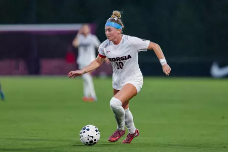 Georgia midfielder Summer Denigan (10) during Georgia’s game against LSU at Turner Soccer Complex in Athens, Ga., on Sunday, Oct. 5, 2025. (Conor Dillon/UGAAA)