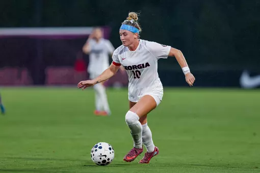 Georgia midfielder Summer Denigan (10) during Georgia’s game against LSU at Turner Soccer Complex in Athens, Ga., on Sunday, Oct. 5, 2025. (Conor Dillon/UGAAA)