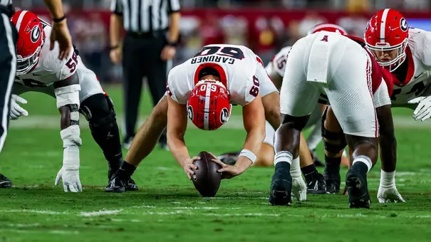 Georgia snapper Beau Gardner (60) during Georgia’s game against Alabama on Saban Field at Bryant-Denny Stadium in Tuscaloosa, Al., on Saturday, Sept. 28, 2024. (Conor Dillon/UGAAA)