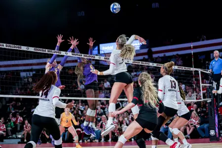Georgia middle blocker and opposite hitter MK Patten (3) during Georgia’s match against LSU at Stegeman Coliseum in Athens, Ga., on Sunday, Oct. 27, 2024. (Sofia Yaker/UGAAA)
