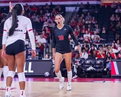 Georgia outside hitter Estelle Haugen (10) during Georgia’s match against Georgia Southern at Stegeman Coliseum in Athens, Ga., on Sat., Sept. 13, 2025. (Ethan Levine/UGAAA)