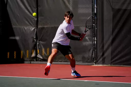 Senior Julian Alonso during a practice at the Dan Magill Tennis Complex in Athens, Ga. on Monday, October 12, 2026.