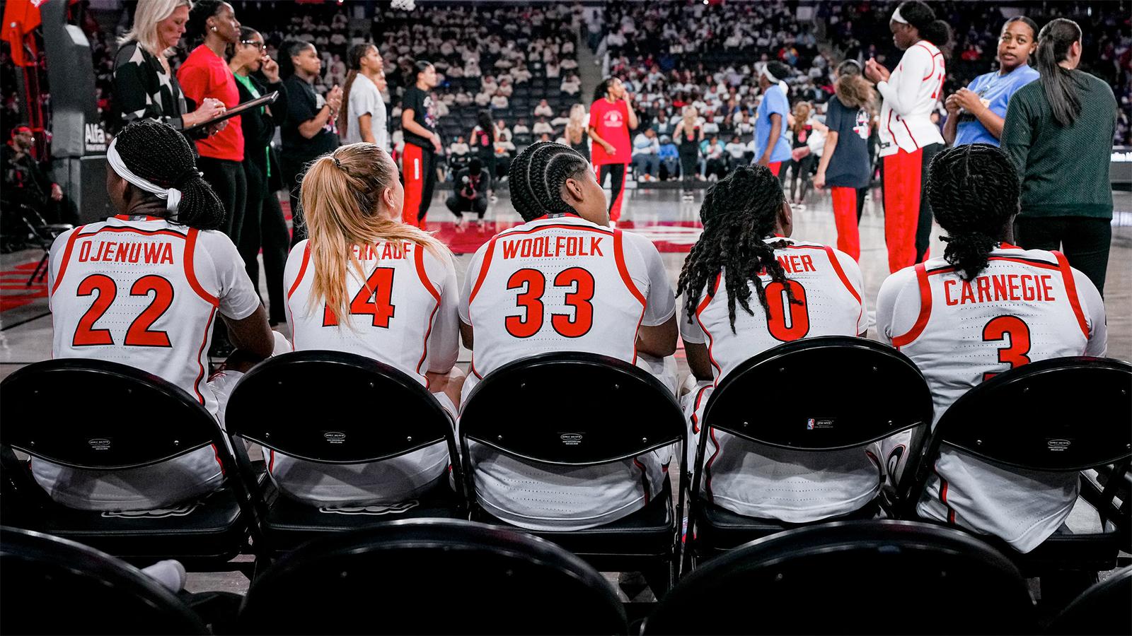 26WBB NCAA Background - Bench