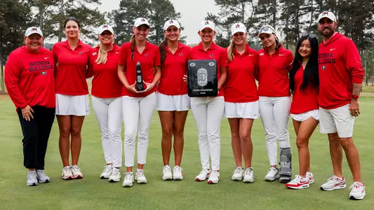 Team photo after winning the 2026 Liz Murphey Collegiate Classic (photo by Conor Dillon).