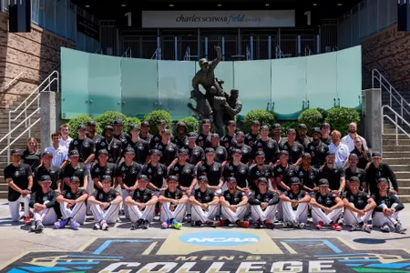 Team photo at the 2026 College World Series at Charles Schwab Field in Omaha, Ne., on Thursday, June 11, 2026. (Conor Dillon/UGAAA)