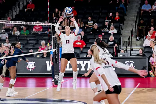 Georgia setter Chloe Elarton (12) during Georgia’s match against Notre Dame at Stegeman Coliseum in Athens, Ga., on Tuesday, Sept. 8, 2026. (Sofia Yaker/UGAAA)
