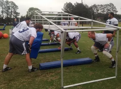 Eagles' final football practice of spring 2014