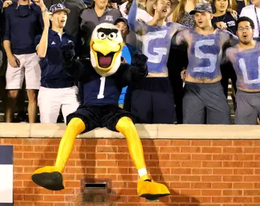 Gus, Fans