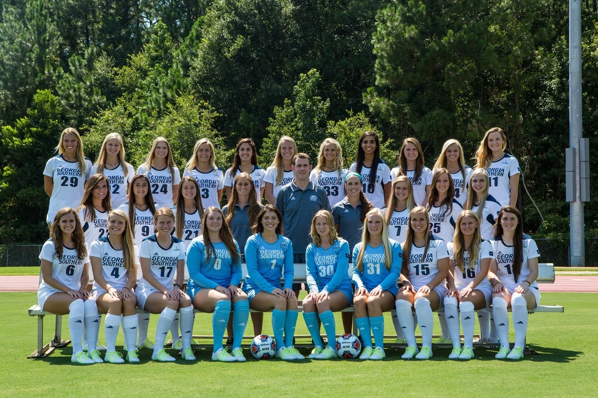 2015 Women's Soccer Team Picture