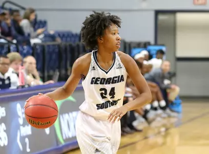 Beamon_R_16-17WBB_TU_AS_01