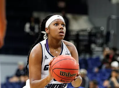 Butler_P_16-17WBB_CG_MA_01