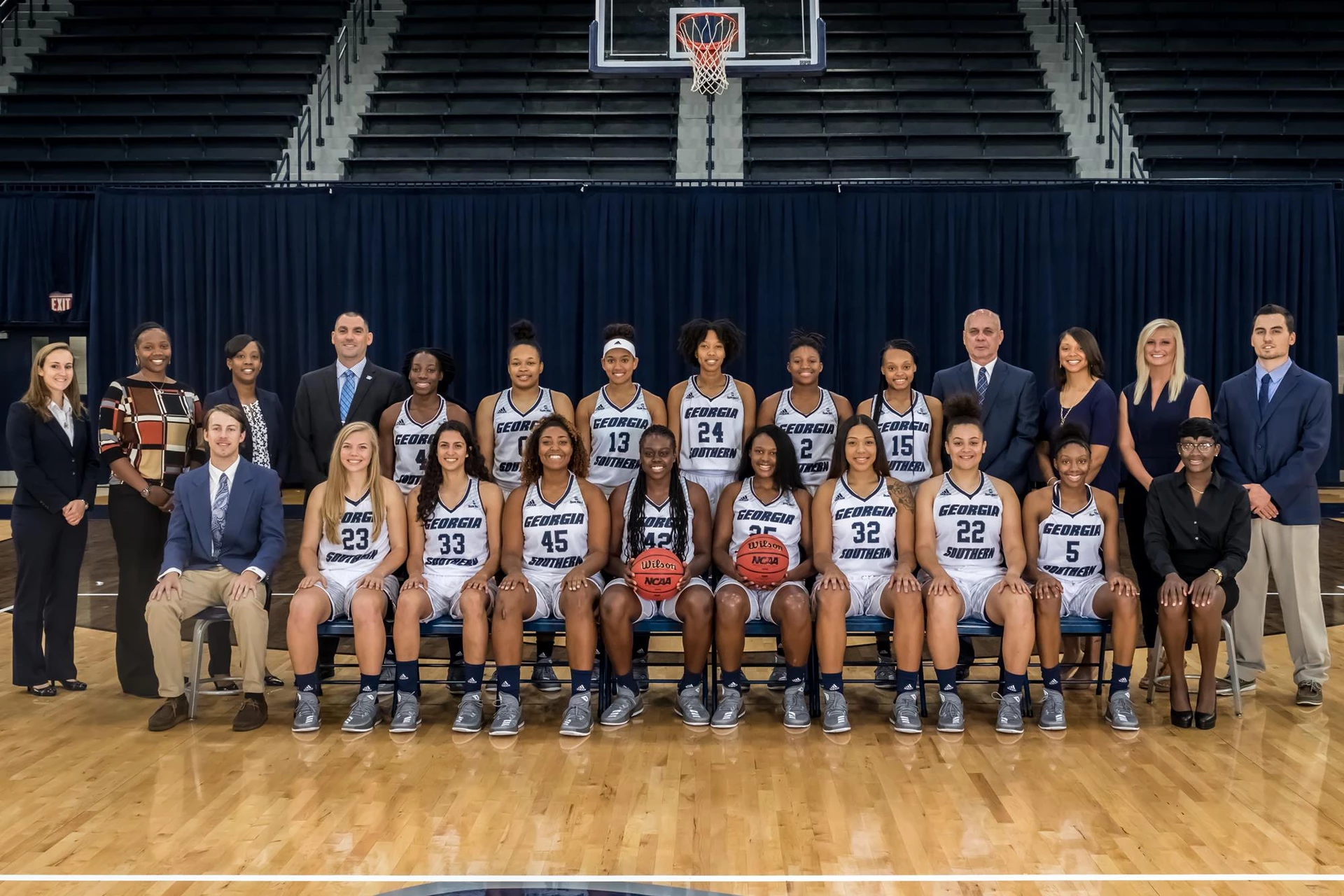 2017-18 Women's Basketball Team Photo