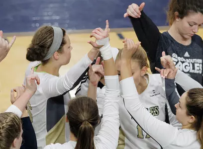 2016 volleyball huddle