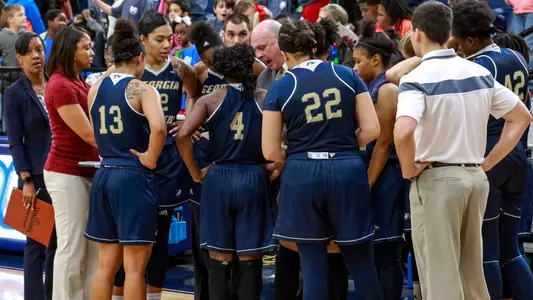 WBB Huddle KSU 12-22
