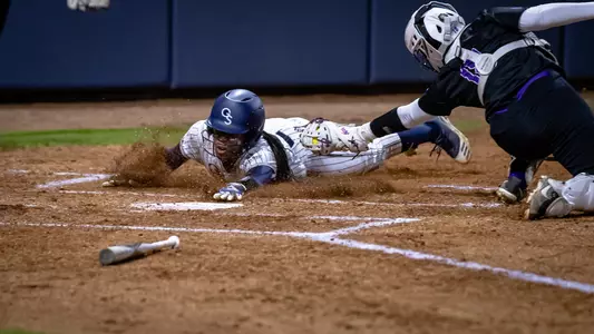 Mekiha Freeman scores against Evansville