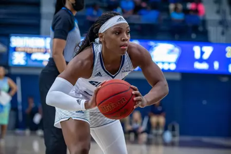 Johnson-R_2122WBB_FIU_AJH