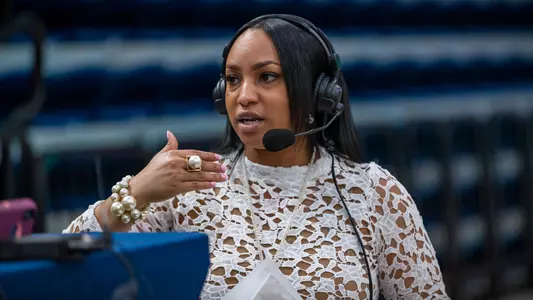 Howard-A_2021WBB_GAST_AJH