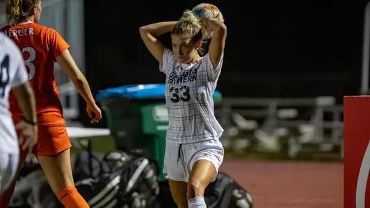 Regensburger-T_20WSOC_MERCER_AJH