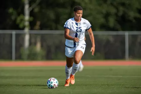 Heinrichs-S_21WSOC_Blue-White_AJH