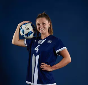 4_Megan_Przybysz_21WSOC_Portrait
