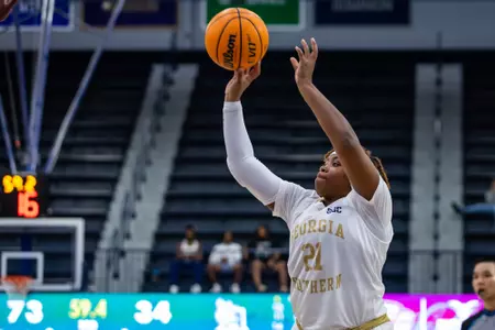 Georgia Southern freshman guard Amoni Byrd (21) during the NCAA womenâ??s basketball game between Georgia Southern and Allen at Hanner Fieldhouse on November 7, 2022 in Statesboro, Georgia. (Photograph by AJ Henderson / Georgia Southern Athletics)