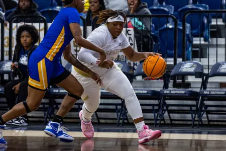 Georgia Southern freshman guard Amoni Byrd (21) during the NCAA womenâ??s basketball game between Georgia Southern and Allen at Hanner Fieldhouse on November 7, 2022 in Statesboro, Georgia. (Photograph by AJ Henderson / Georgia Southern Athletics)