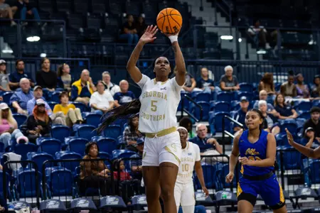 Georgia Southern junior forward Diamond Stokes (5) during the NCAA womenâ??s basketball game between Georgia Southern and Allen at Hanner Fieldhouse on November 7, 2022 in Statesboro, Georgia. (Photograph by AJ Henderson / Georgia Southern Athletics)