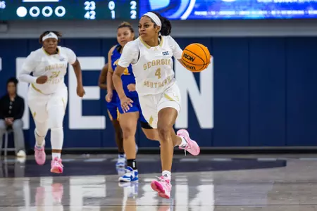 Georgia Southern junior guard Constance Thomas (4) during the NCAA womenâ??s basketball game between Georgia Southern and Allen at Hanner Fieldhouse on November 7, 2022 in Statesboro, Georgia. (Photograph by AJ Henderson / Georgia Southern Athletics)