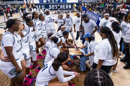 WBB Huddle Allen 2023