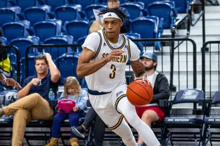 Georgia Southern graduate student forward Eugene Brown III (3) during the NCAA men’s basketball game between Georgia Southern and Jacksonville at Hanner Fieldhouse on December 2, 2023 in Statesboro, Georgia. (Photograph by Dan Groover / Georgia Southern Athletics)