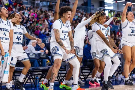 Paris Gaines Bench Cele 2024 CGA