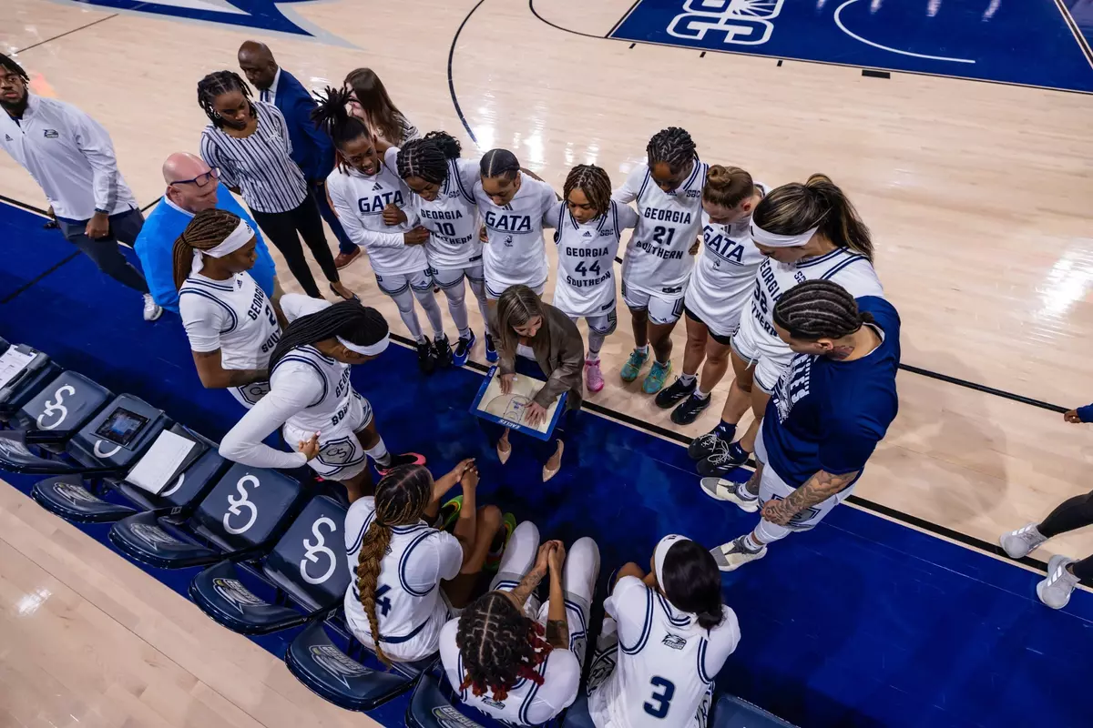 WBB Huddle JMU Home 2025