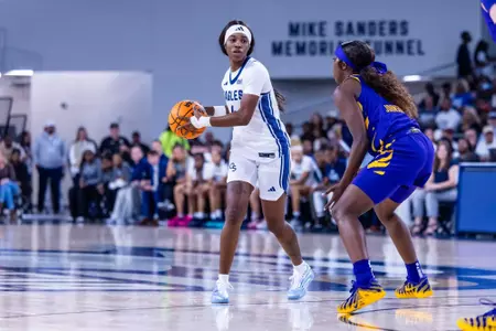 Georgia Southern graduate guard Shanti Simmons (4) during the NCAA women’s basketball game between Georgia Southern and LSU at Jack and Ruth Ann Hill Convocation Center on November 9, 2025 in Statesboro, Georgia. (Photograph by AJ Henderson / Georgia Southern Athletics)