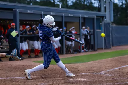 Kyla Maxwell vs. Campbell