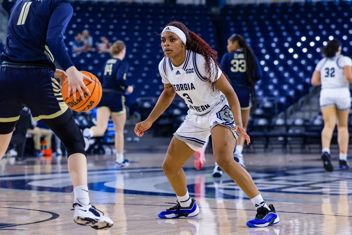 Nicole Gwynn WBB Akron 2025