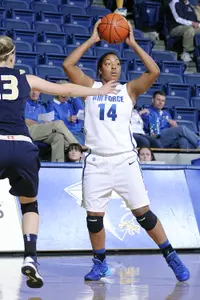 Junior Lindsey Lewis