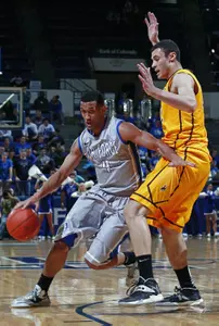 Junior Kamryn Williams