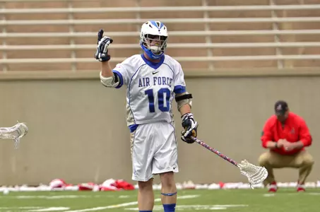 Senior Tommy McKee