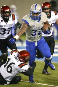 Senior fullback Broam Hart