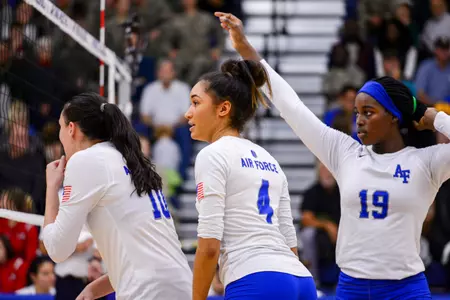 Cambria  Galloway (4),  Denise  Ssozi (19